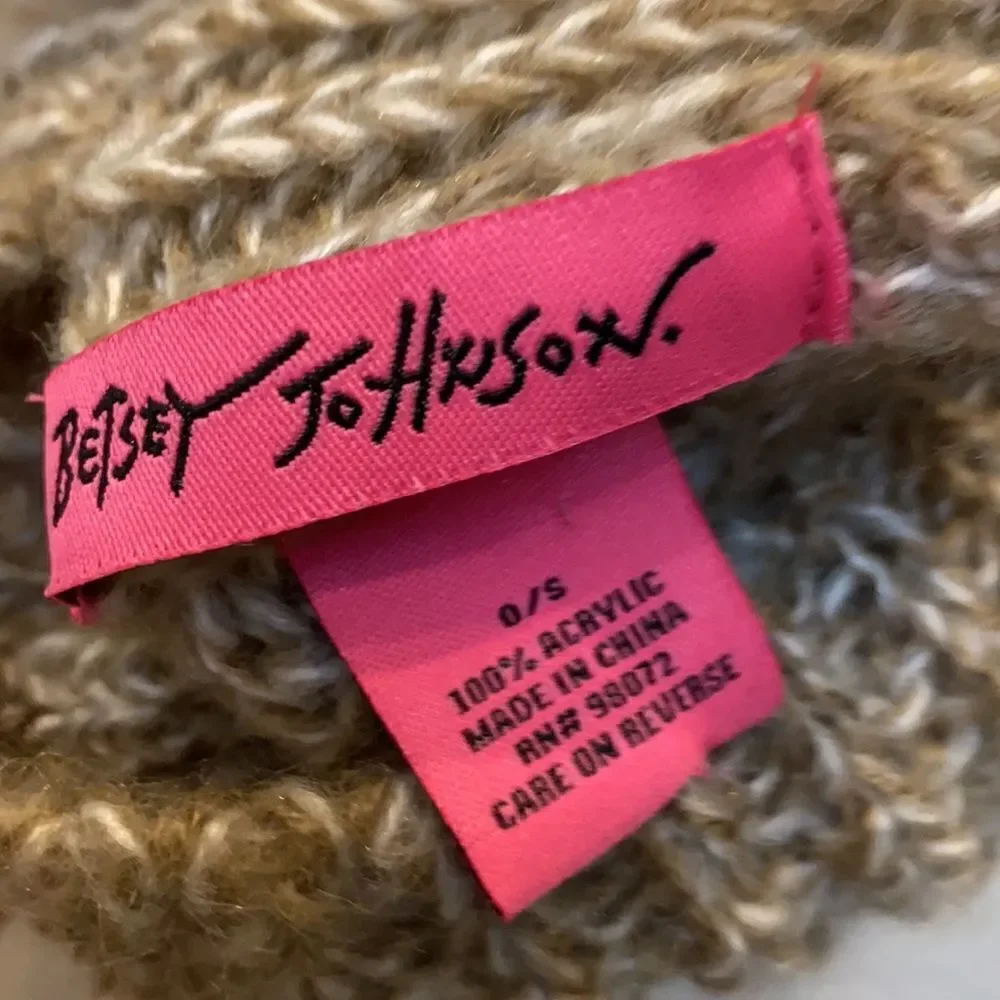 NWOT Betsey Johnson Oatmeal Infinity Scarf with Cream Bow